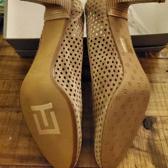 Souliers beige heels - Picture 4 of 6